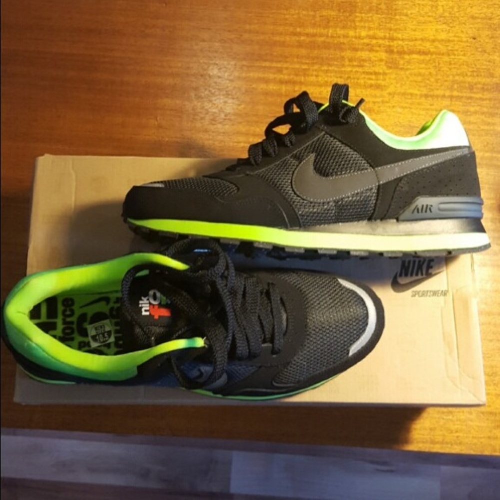 Nike Men’s MS78 size 10.5 NEW IN BOX